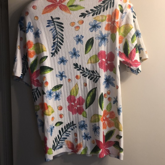 Pacific Cove front button V neck short sleeves top used once padded shoulders - Picture 3 of 4